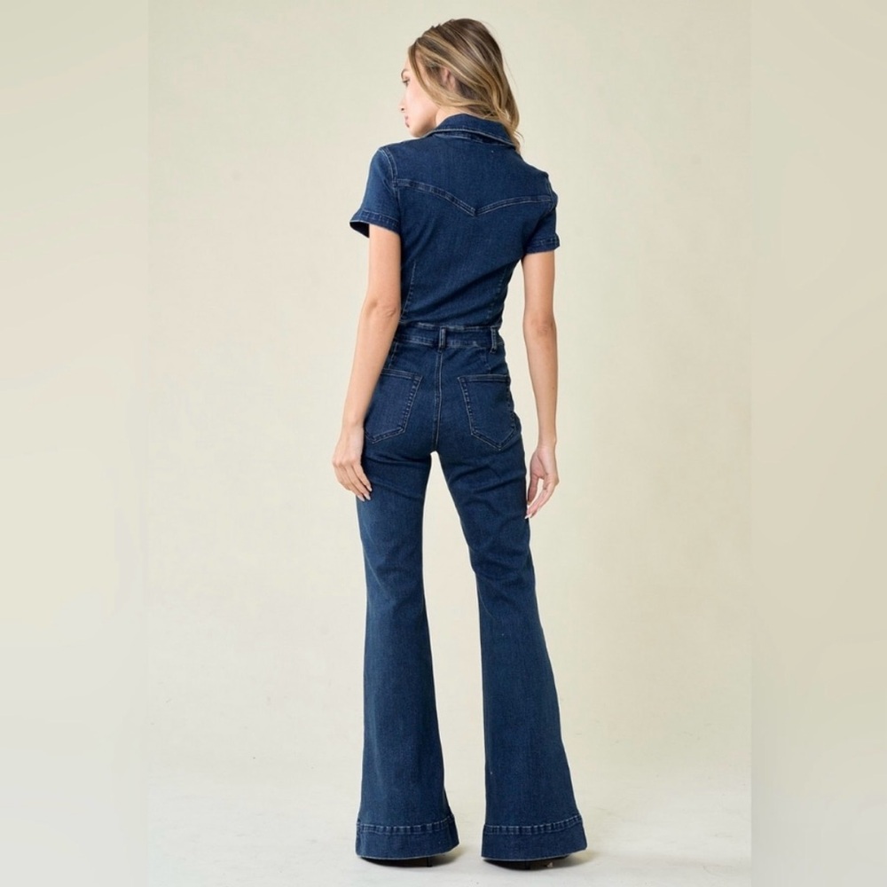 Wisteria Lane Women's Blue Denim Flare Overalls Medium New - Picture 2 of 16